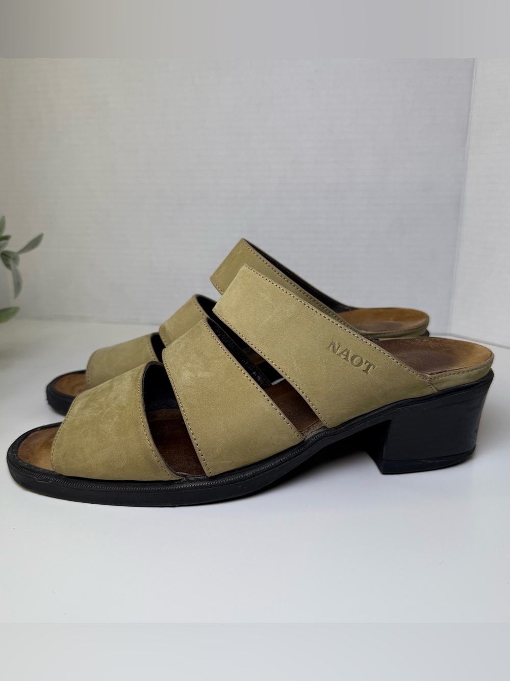 Naot Light Green Taupe Suede Strappy Slide Heel Sandals Women's EU Size 41 US 10